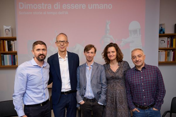 La letteratura può essere potenziata dall'IA? Il progetto di Lenovo e Scuola Belleville per scrittori e appassionati di storie