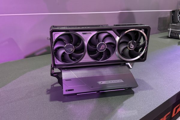 La potenza di una GeForce RTX 5090 Desktop su un PC portatile: la soluzione secondo ASUS