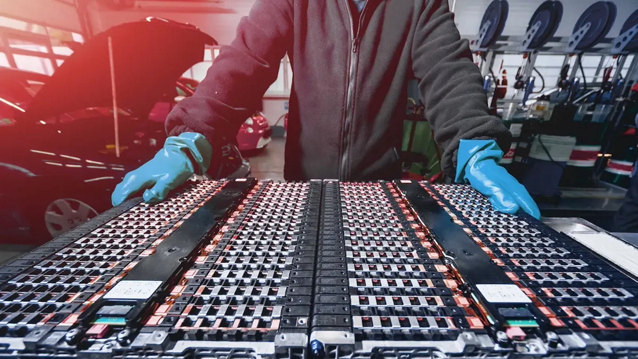 Lion Smart al lavoro su batterie da 3 MW per camion elettrici: obiettivo 450 km di autonomia in 15 minuti