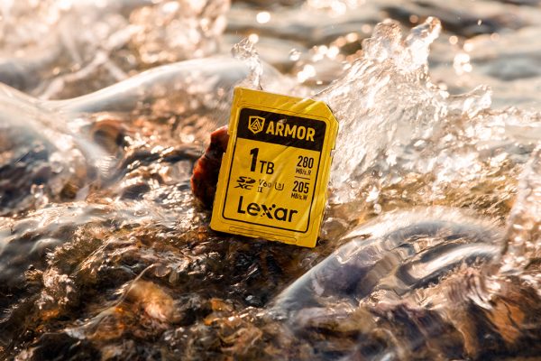 Memoria d'acciaio! Lexar presenta le nuove schede SDXC resistenti a tutto