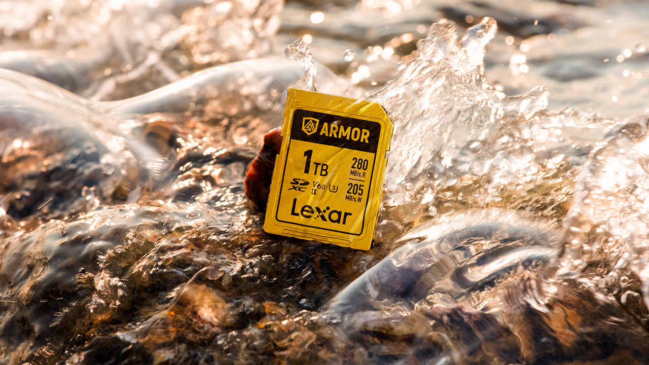 Memoria d'acciaio! Lexar presenta le nuove schede SDXC resistenti a tutto