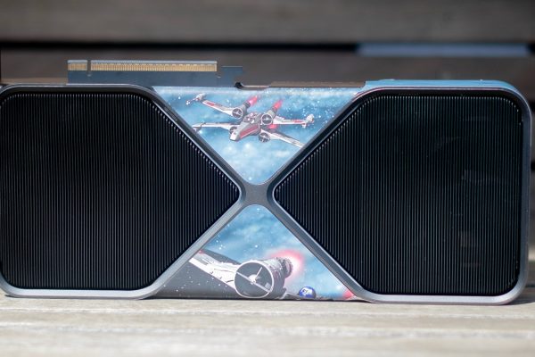 NVIDIA chiede di scegliere tra Star Wars o Star Trek per vincere una GeForce RTX 5090