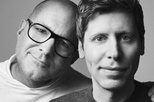 OpenAI acquisisce io Products: Jony Ive firmerà il design dei dispositivi IA