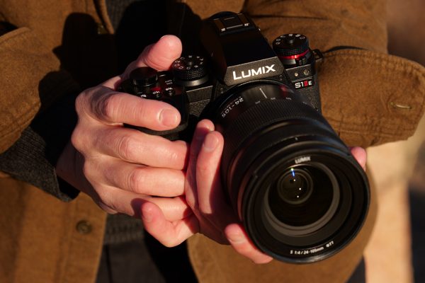 Panasonic annuncia due nuovi modelli della Serie LUMIX S: S1II e S1IIE.       C'è anche il nuovo obiettivo LUMIX S 24-60mm F2.8