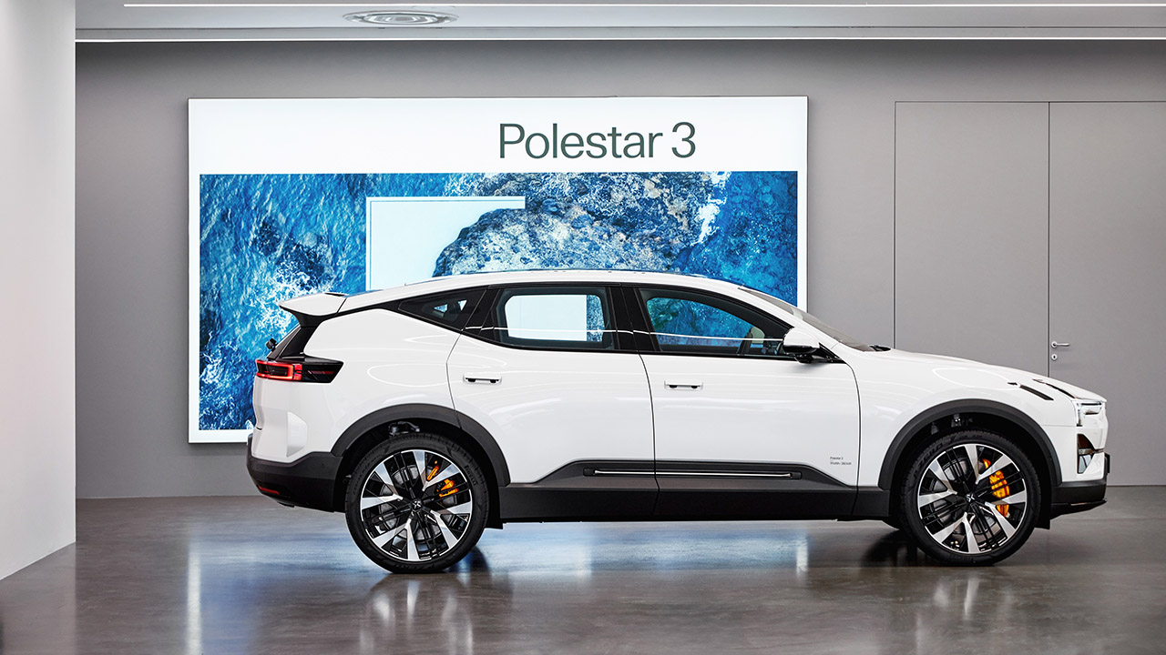 Polestar semplifica la ricarica in Italia: sconto per DC e HPC, ricarica inclusa per le auto pronta consegna
