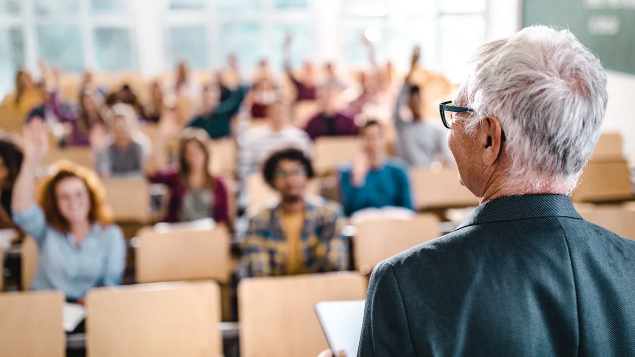Professore usa ChatGPT per le lezioni, studentessa chiede il rimborso delle rette universitarie