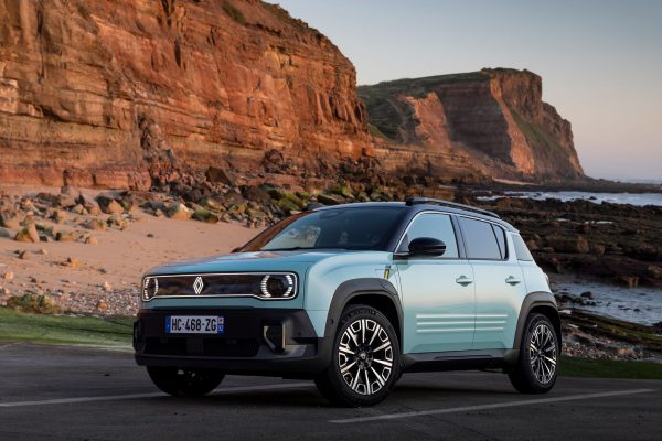 Renault 4 E-Tech Electric non è solo un remake