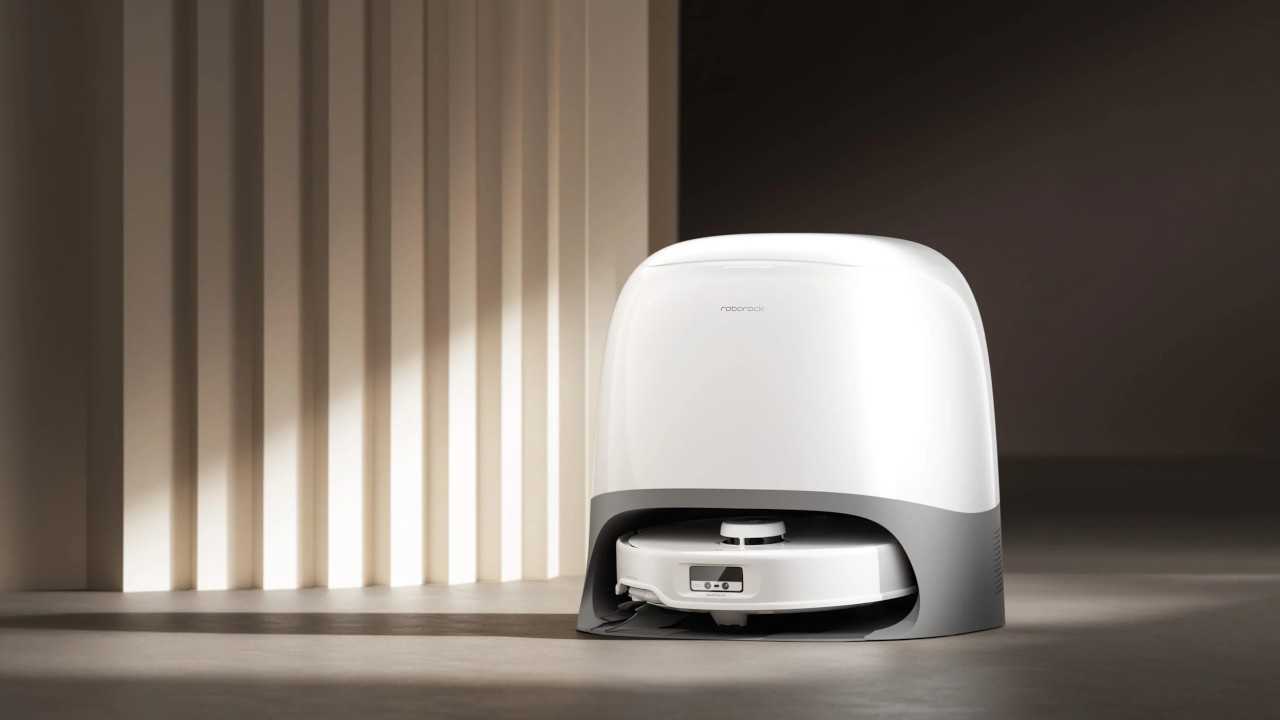 Roborock Qrevo Curv, sconto di 400€ per il robot da 18500Pa con telaio sollevabile e braccio estensibile