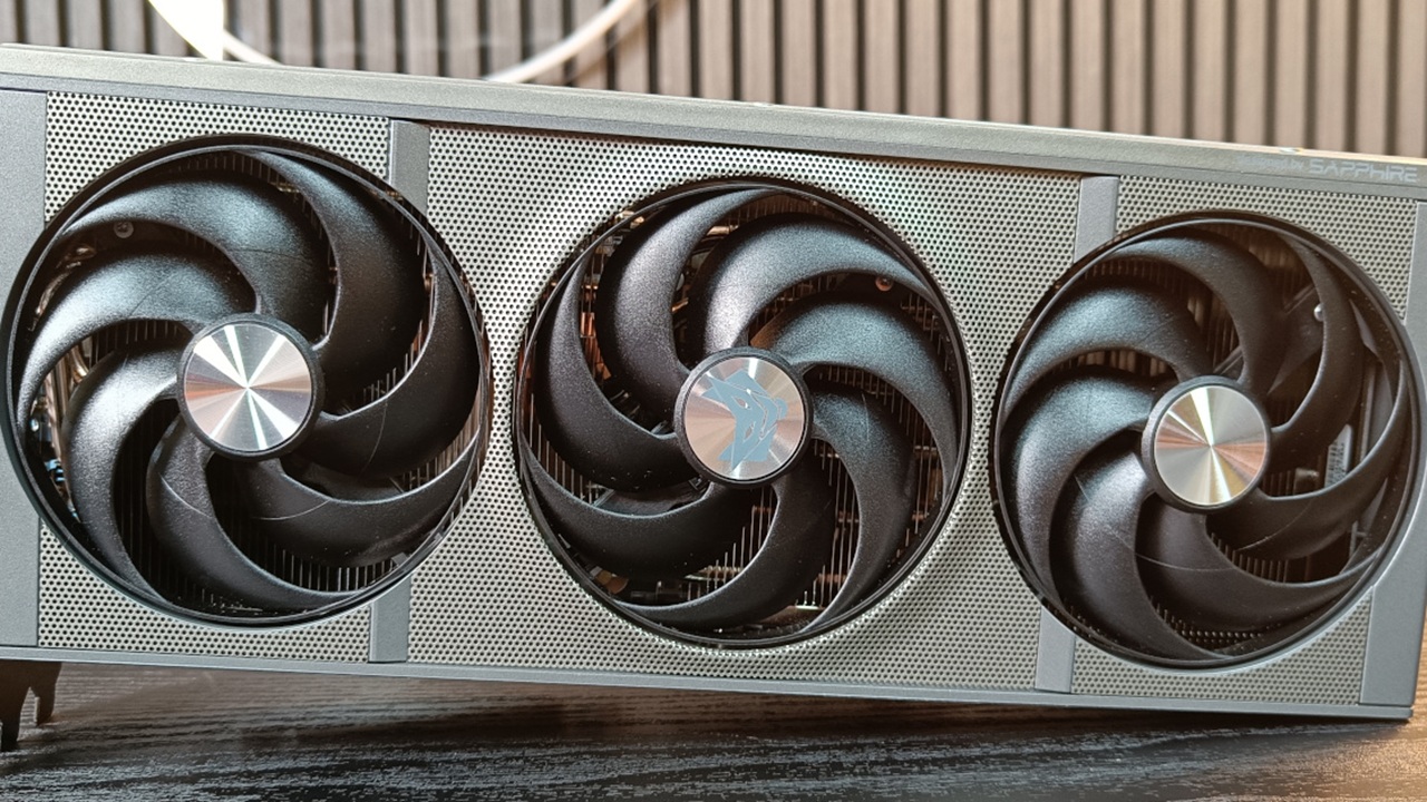 'GPU tutte uguali perché abbiamo troppe restrizioni': il responsabile di Sapphire critica AMD e NVIDIA