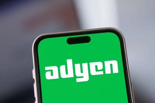 Shopping intelligente: Adyen fotografa l'Italia tra IA, omnicanalità e nuove esperienze d’acquisto