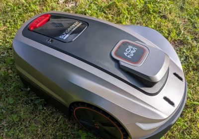 Il robot tagliaerba con AI che tiene il prato sempre perfetto