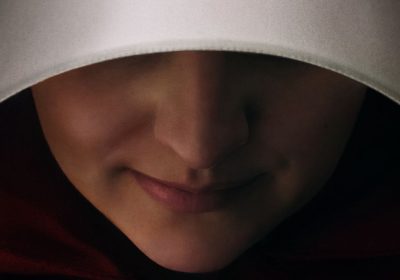 The Handmaid’s Tale, il collegamento della serie con il sequel The Testaments