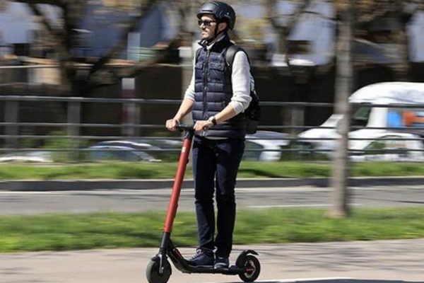 Torino dichiara guerra agli incivili in bici e monopattini: quasi 2.000 multe da inizio anno