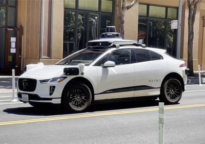 Toyota e Waymo alleate per portare la guida autonoma nelle auto private: al via una collaborazione strategica