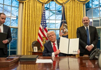 Trump vieta anche la vendita di software per la progettazione di chip alle società cinesi