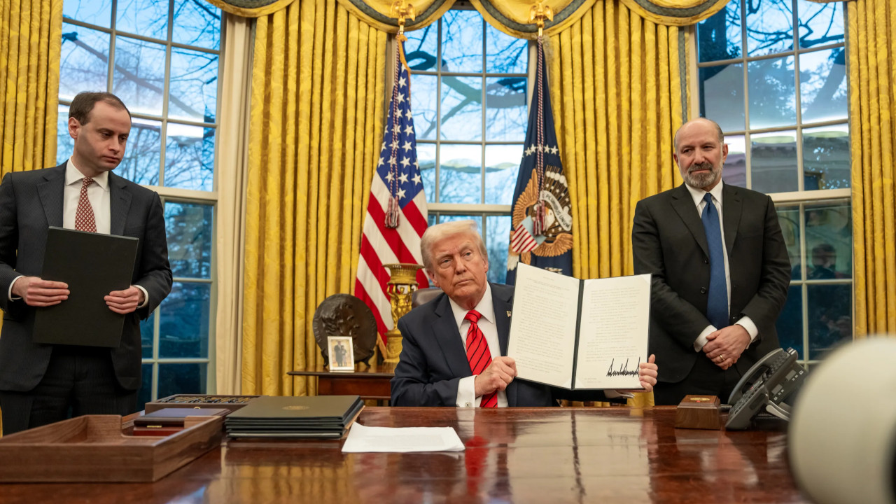 Terremoto sui dazi USA: la Corte Suprema smonta la strategia di Trump