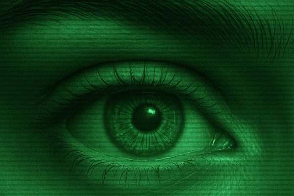 Vedere al buio e con gli occhi chiusi: dalla Cina le lenti a contatto all'infrarosso