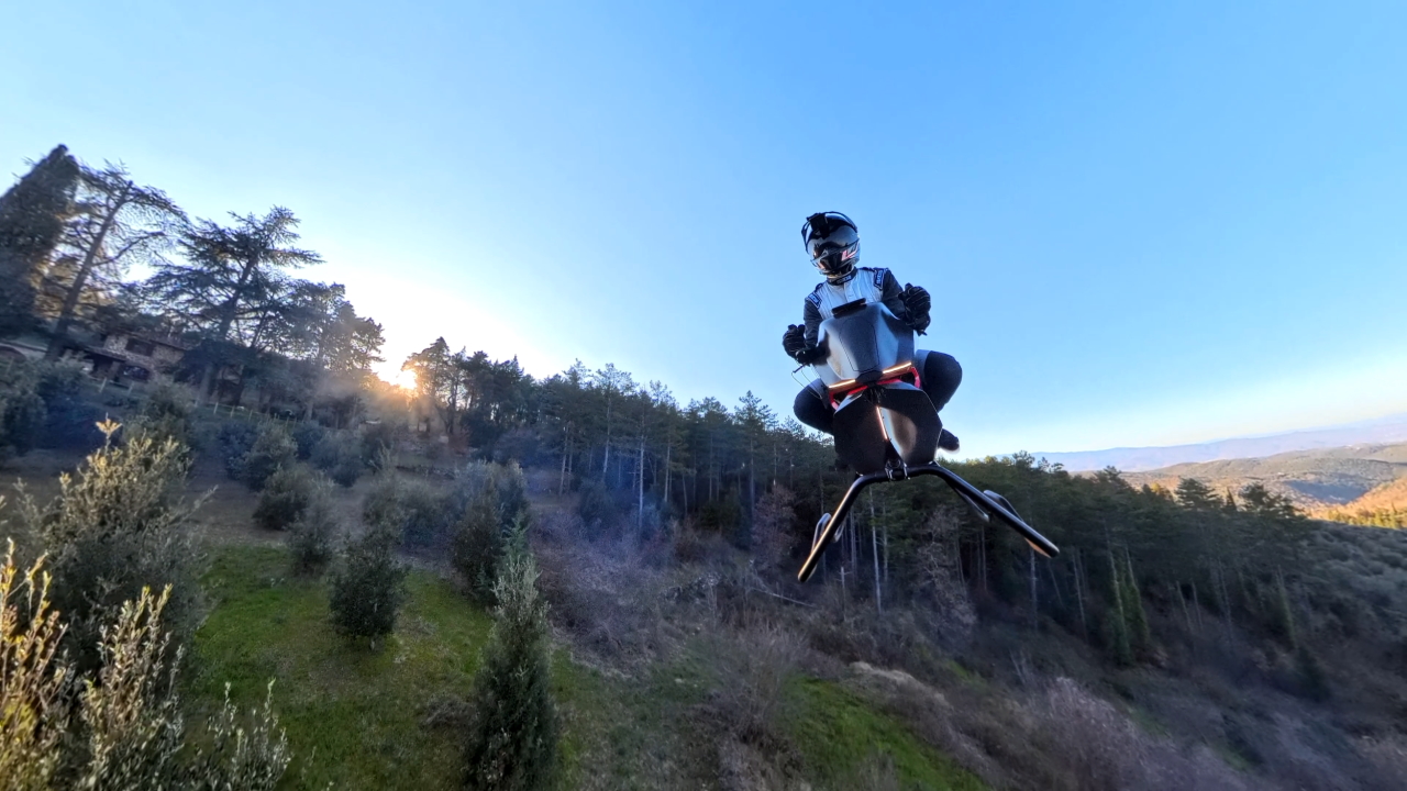 Volonaut Airbike in azione: un nuovo passo nella mobilità aerea personale, con omaggio a Star Wars
