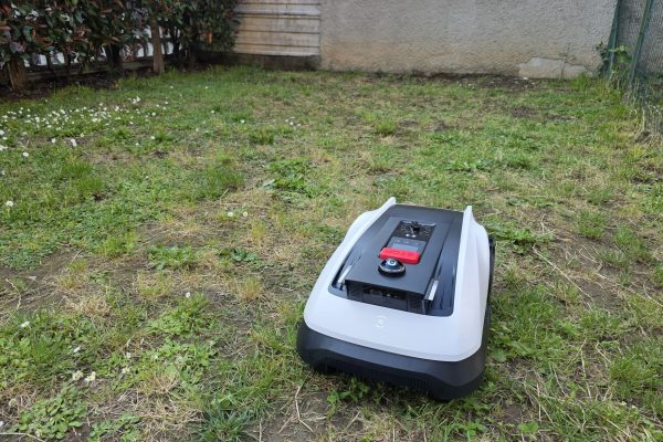 GOAT O500 Panorama, il giardiniere smart di Ecovacs