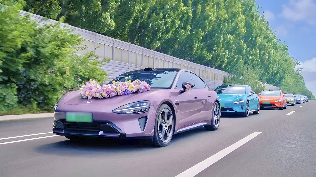 Xiaomi SU7 è super popolare nei matrimoni, ma un tamponamento a catena diventa virale