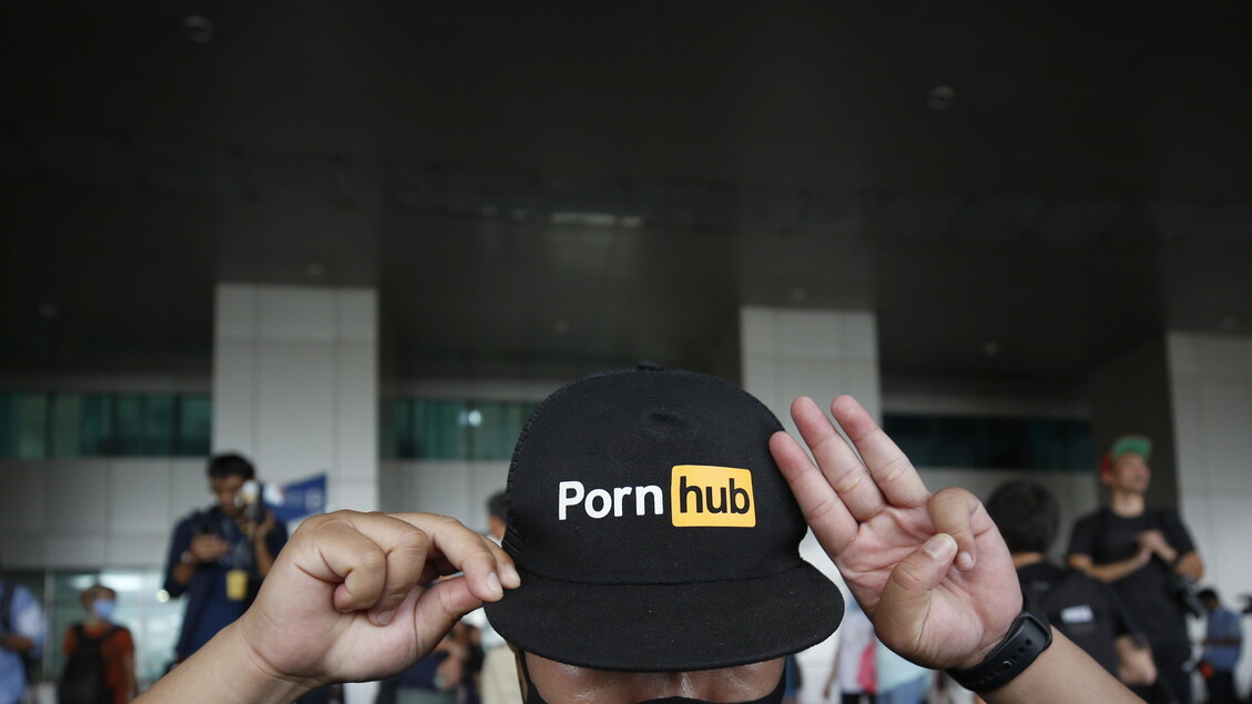 Indagini Ue su Pornhub e altri tre, ‘proteggiamo i minori’ – Web & Social