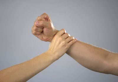 Autodifesa, i consigli della stuntwoman di Ballerina