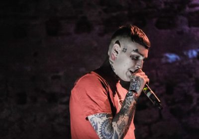 Grozie, olio, sale e percentuali, spieghiamo il nuovo surreale trend poliglotta di TikTok