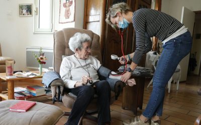 Quello dei caregiver è il lavoro in nero più diffuso in un Paese che continua a invecchiare