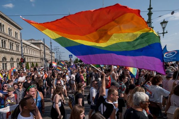 Pride di Budapest, l’Ungheria minaccia il riconoscimento facciale per sorvegliare i partecipanti