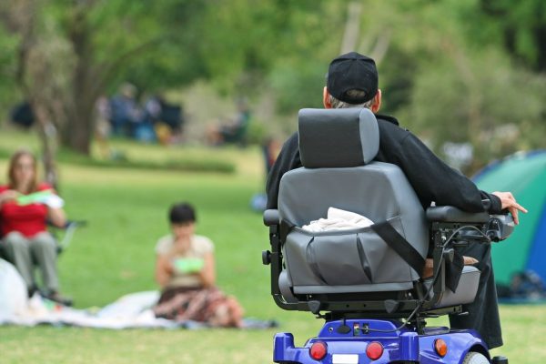 Carrozzine elettriche, perché il Servizio sanitario nazionale sta negando il rimborso delle batterie