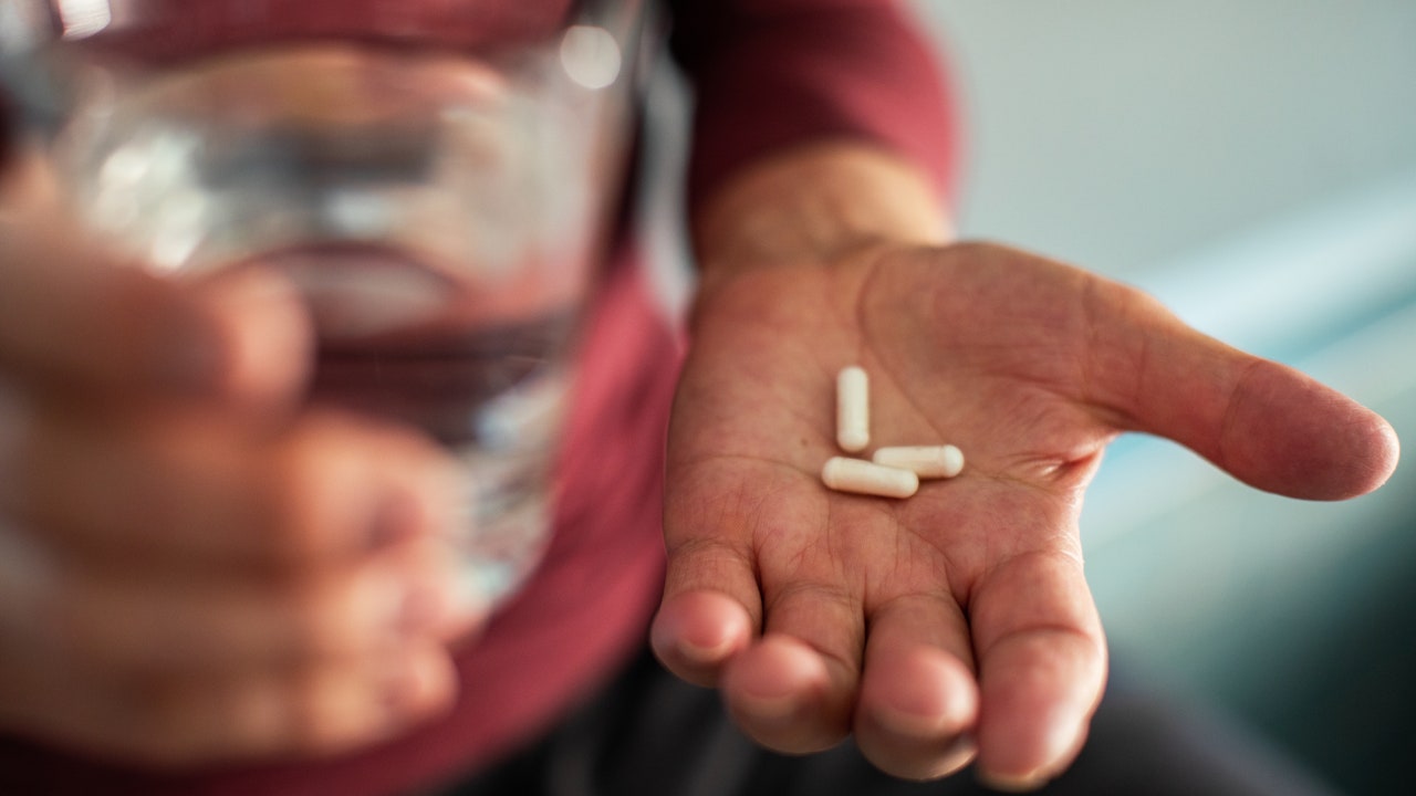 Gli antibiotici fluorochinoloni, da tempo sotti i riflettori della comunità scientifica, hanno nuovi effetti avversi gravi