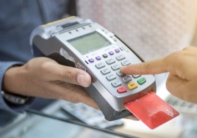 Addio allo scontrino di carta per chi paga in digitale, c’è una proposta alla Camera