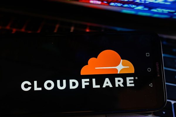 Cloudflare in down tira giù i servizi internet di Google, Discord e Pokémon Go