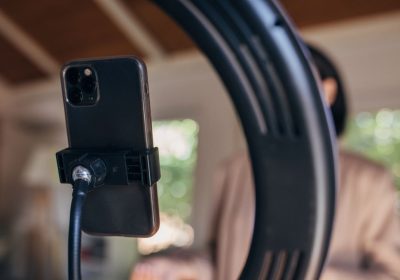 Influencer, l’Antitrust ha preso provvedimenti verso alcuni che consigliavano guadagni facili