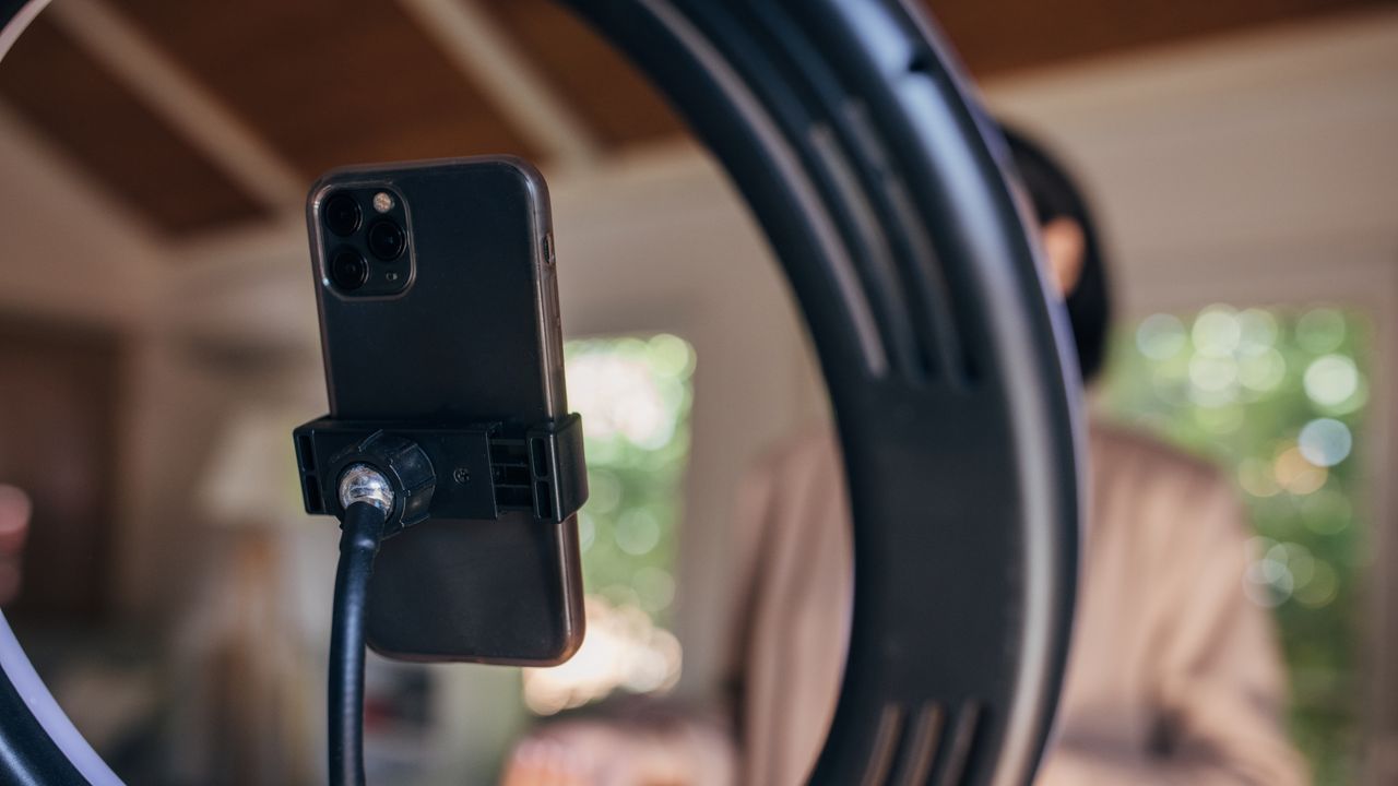 Influencer, l’Antitrust ha preso provvedimenti verso alcuni che consigliavano guadagni facili