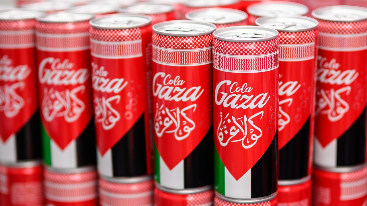 Gaza Cola, arriva sugli scaffali dei supermercati Coop e scompaiono alcuni prodotti israeliani
