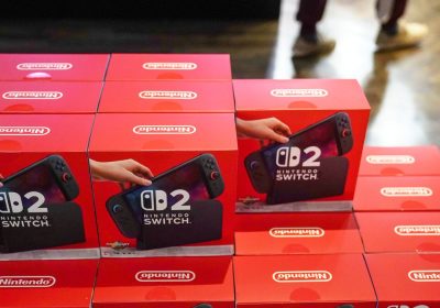 Switch 2, alcuni rivenditori hanno danneggiato i display pinzando lo scontrino alla scatola