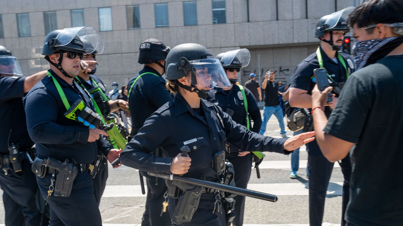 Riconoscimento facciale dei poliziotti, c’è una piattaforma che funziona a Los Angeles