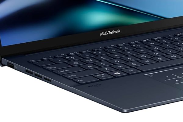 ASUS Zenbook supera MacBook Air in tutto: 3K OLED 14", Intel Core Ultra 7, 32GB RAM, -200€, costa solo 1.199€