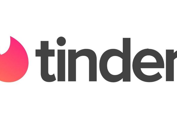 Addio ai primi appuntamenti imbarazzanti: la soluzione di Tinder si chiama Double Date