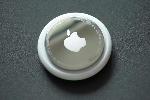 Apple AirTag in offerta su Amazon: prezzo record e tracciamento ultra preciso