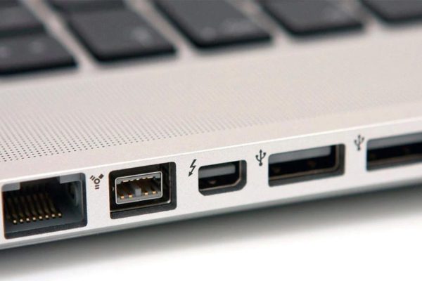 Apple con macOS Tahoe dice addio alla tecnologia FireWire. Cos'era e perché ha fatto storia