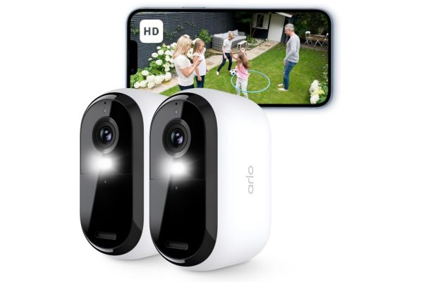 Arlo Essential 2K in sconto su Amazon: sicurezza adatta a tutti, con visione notturna a colori e batteria fino a 24 mesi