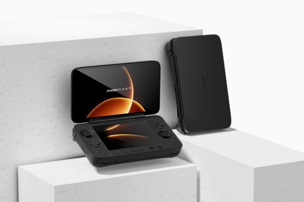 Ayaneo Flip 1S DS, l'esperienza della vecchia portatile Nintendo all'ennesima potenza
