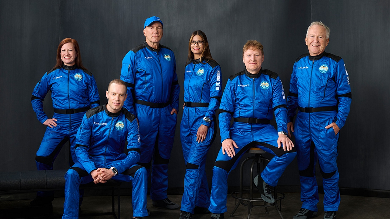 Blue Origin ha lanciato con successo la missione suborbitale NS-32 con New Shepard