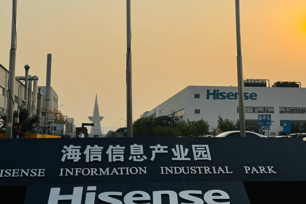Come nascono i televisori Hisense più grandi sul mercato