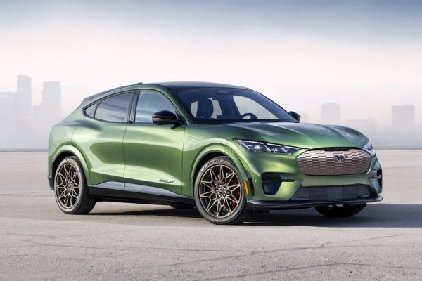 Ford sospende le vendite della Mustang Mach-E: mega richiamo per tutti gli esemplari