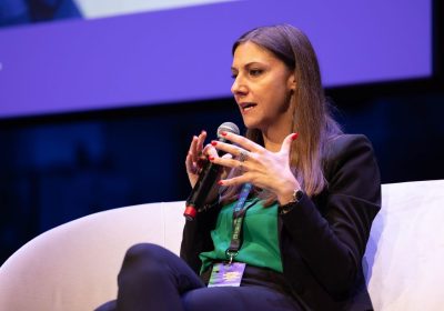 L’intelligenza artificiale entra in Parlamento per aiutare i deputati italiani a scrivere le leggi. La vicepresidente della Camera Anna Ascani ci racconta come