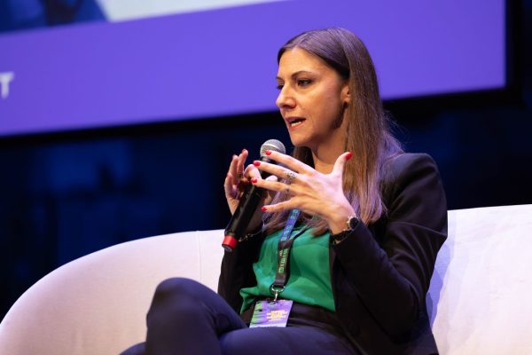 L’intelligenza artificiale entra in Parlamento per aiutare i deputati italiani a scrivere le leggi. La vicepresidente della Camera Anna Ascani ci racconta come