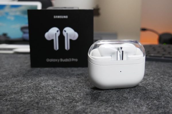 Galaxy Buds3 e Buds3 Pro crollano di prezzo su Amazon: audio 24bit/96kHz, design evoluto e ANC